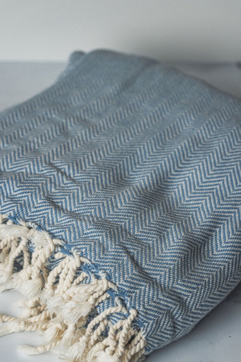 Chevron Oversized Turkish Cotton Throw Blanket – Extra Large, Lightweight, and Stylish