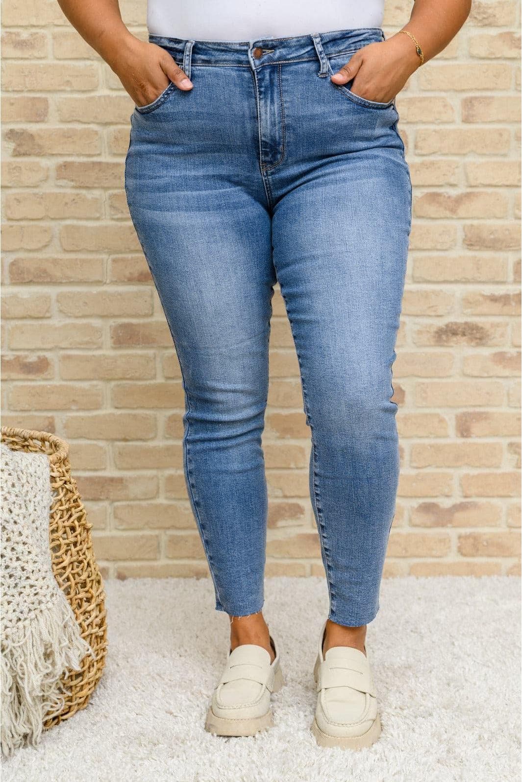 Judy Blue BECCA Hi-Waisted Embroidered Pocket Relaxed Jeans - SwagglyLife Home & Fashion