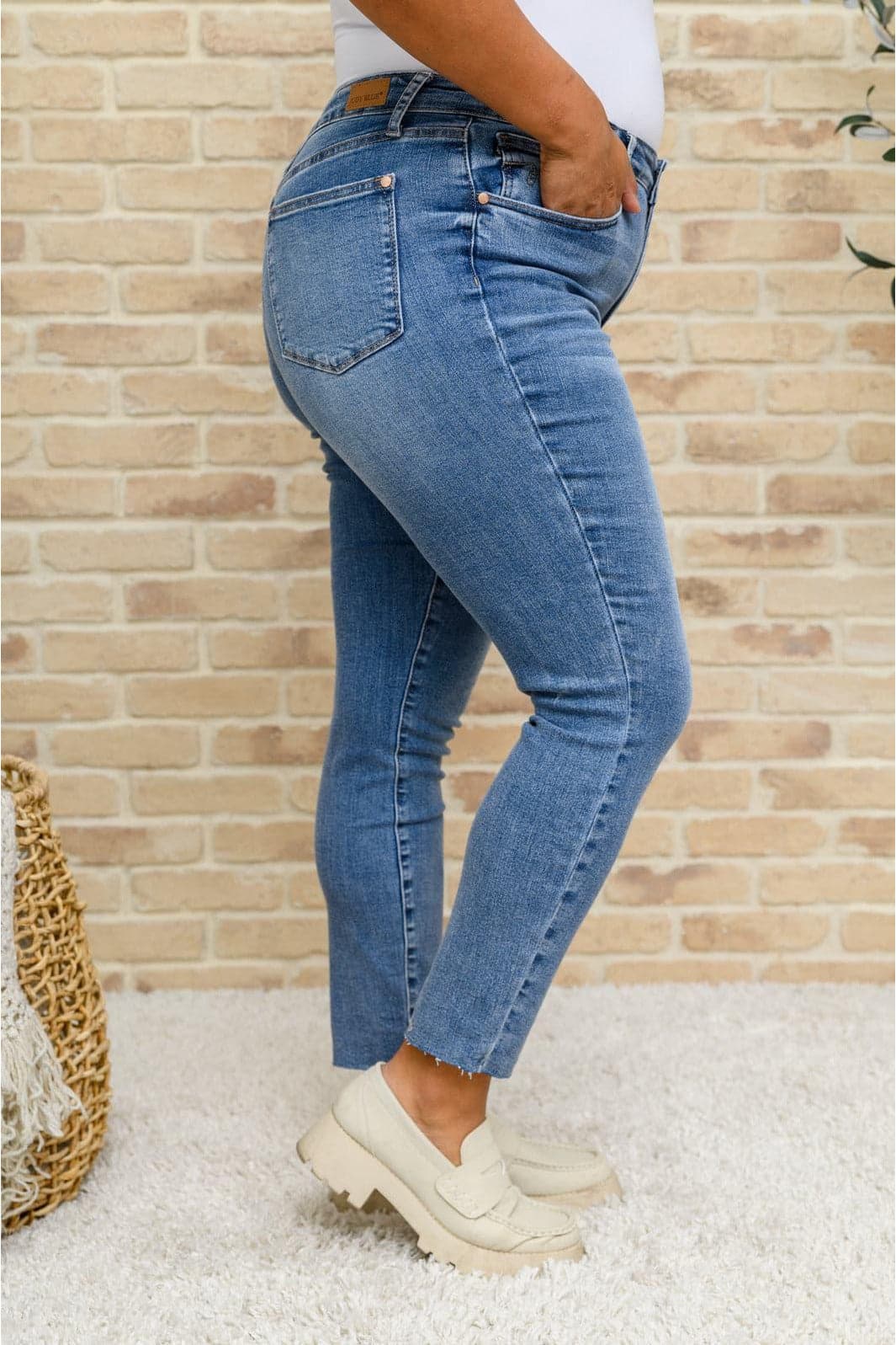 Judy Blue BECCA Hi-Waisted Embroidered Pocket Relaxed Jeans - SwagglyLife Home & Fashion