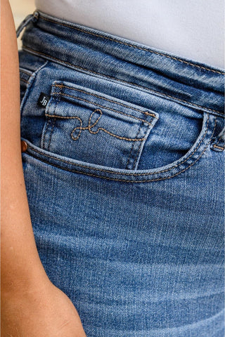 Judy Blue BECCA Hi-Waisted Embroidered Pocket Relaxed Jeans - SwagglyLife Home & Fashion