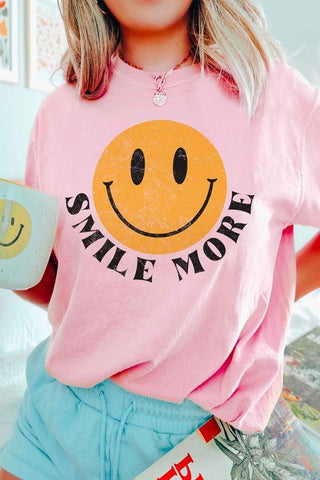 SMILE MORE Happy Face Graphic Tee - SwagglyLife Home & Fashion