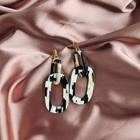 Spiffy & Splendid Chrissy - Onyx and Pearl earrings - SwagglyLife Home & Fashion